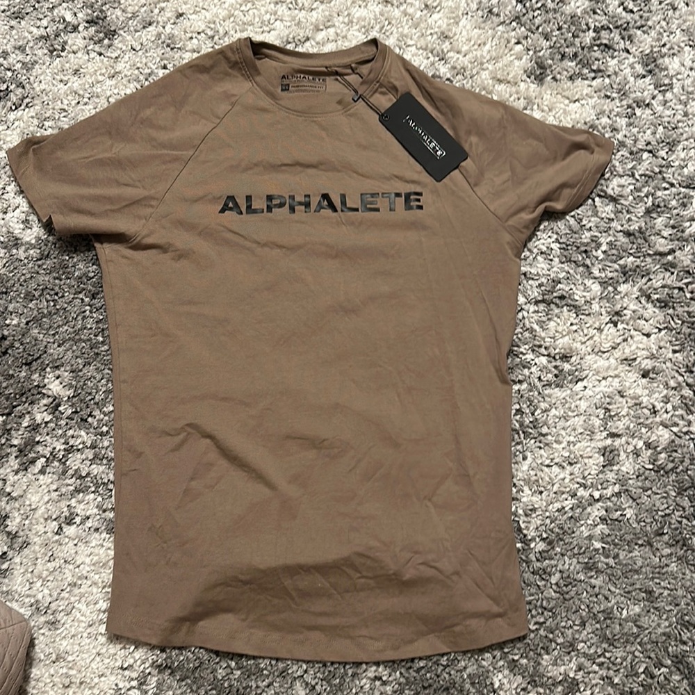 Alphalete performance t shirt size XS brown new with tags rare